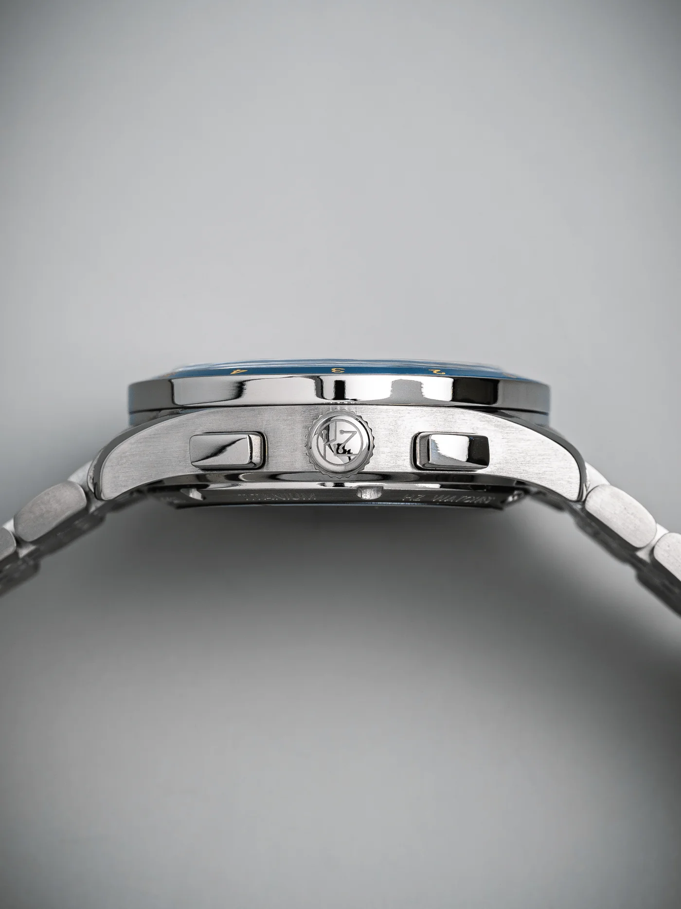 HZ Watches HZ.02 Chronograph (Titanium)