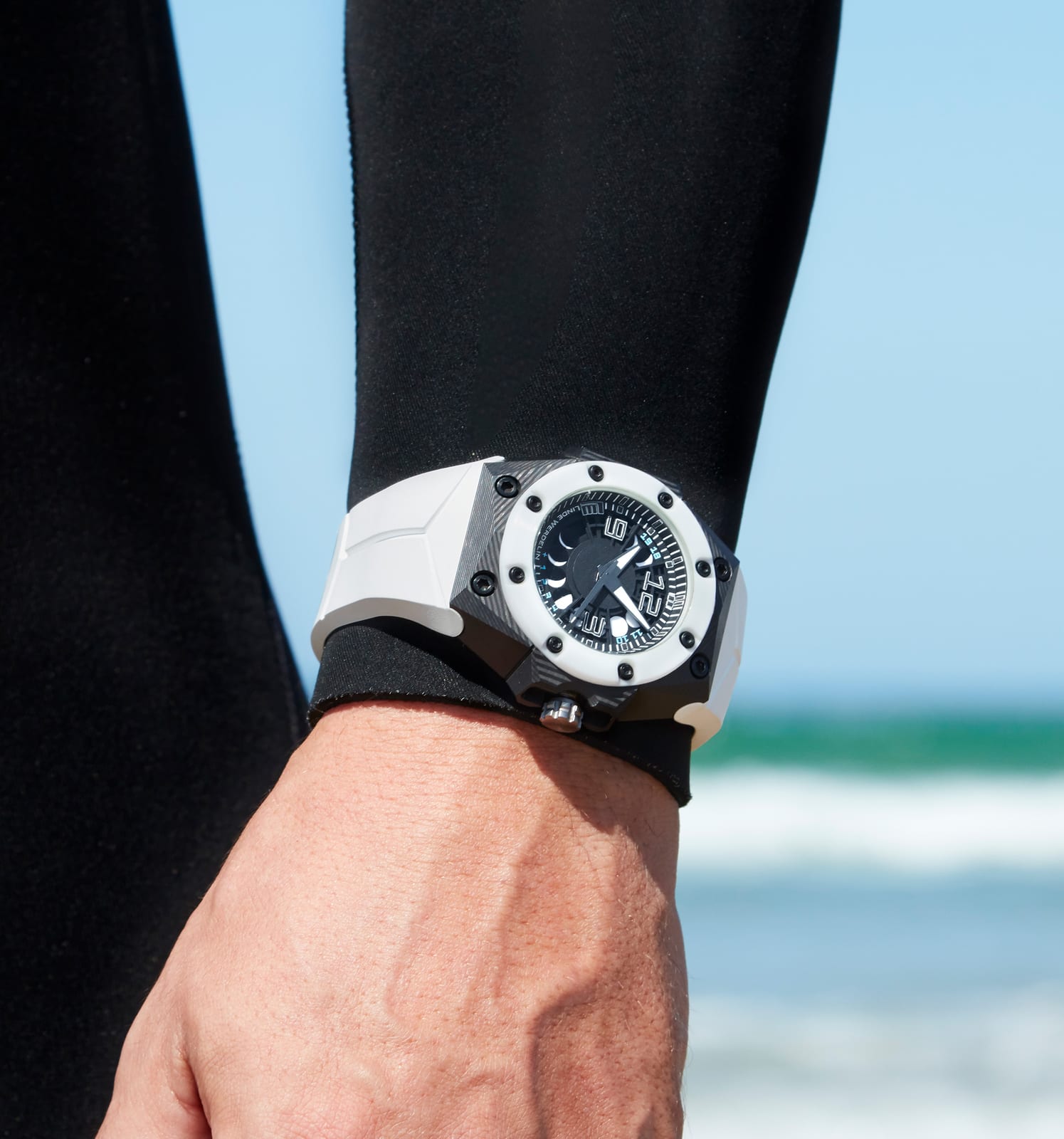 Linde Werdelin Oktopus Moon 3DTP White Black Ink