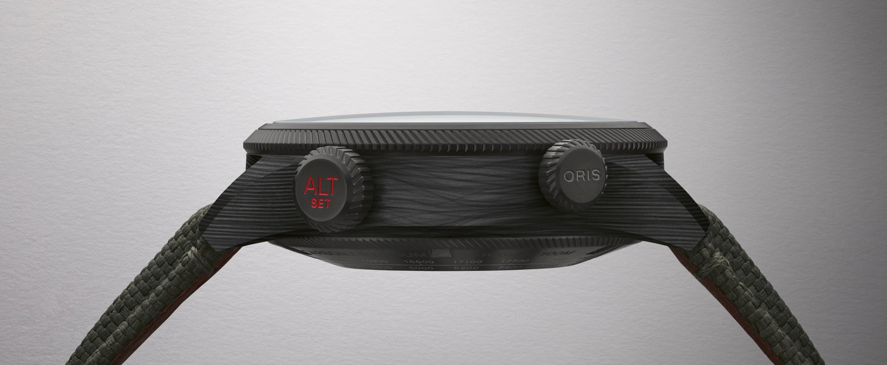 Oris ProPilot Altimeter Carbon