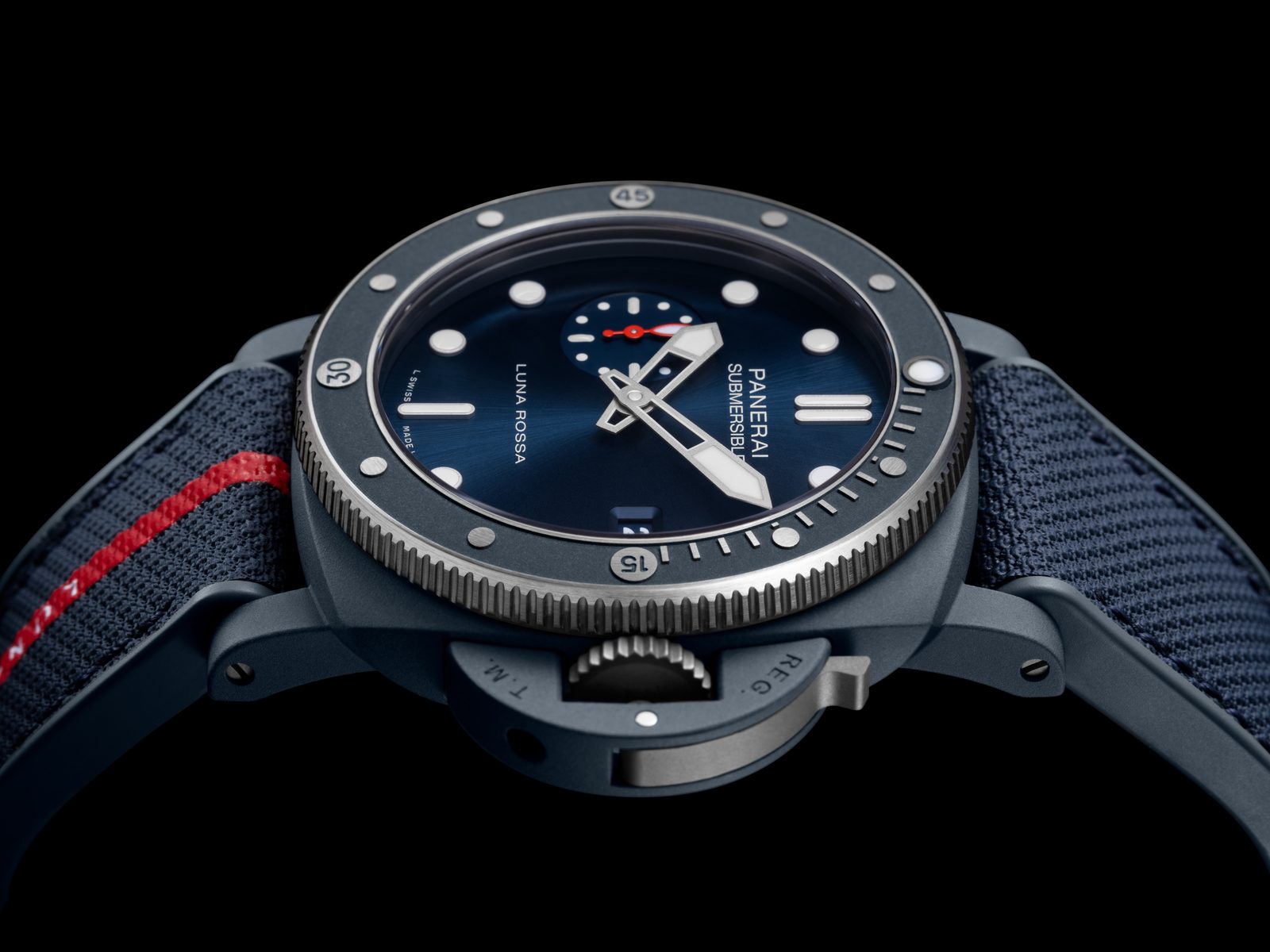 Panerai Submersible QuarantaQuattro Luna Rossa Ti-Ceramitech 44mm (blue)