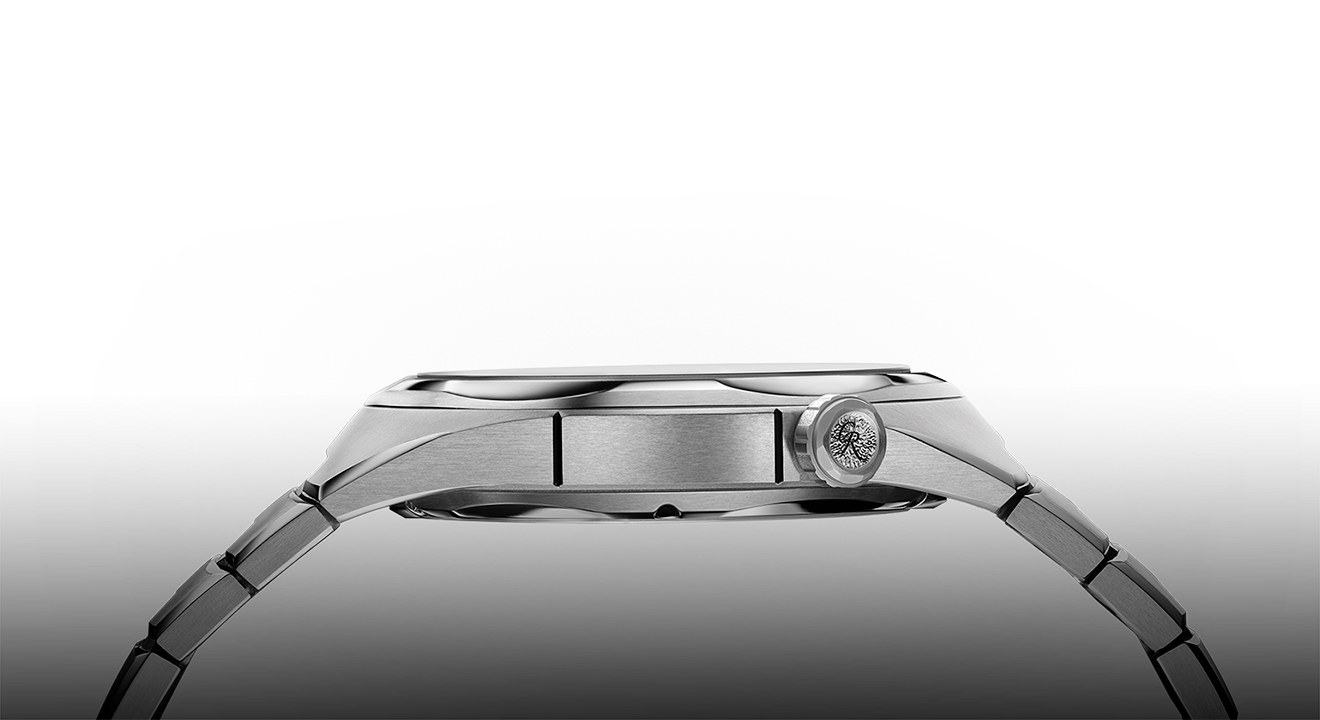 Romain Gauthier C by Romain Gauthier Titanium Edition Bracelet, Black structured dial