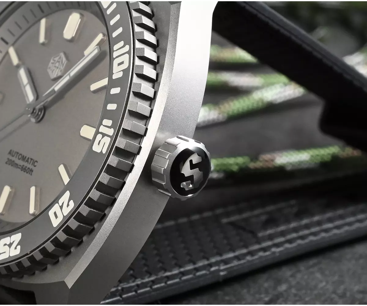San Martin SN027-T3 Grade 5 Titanium Diver 43mm