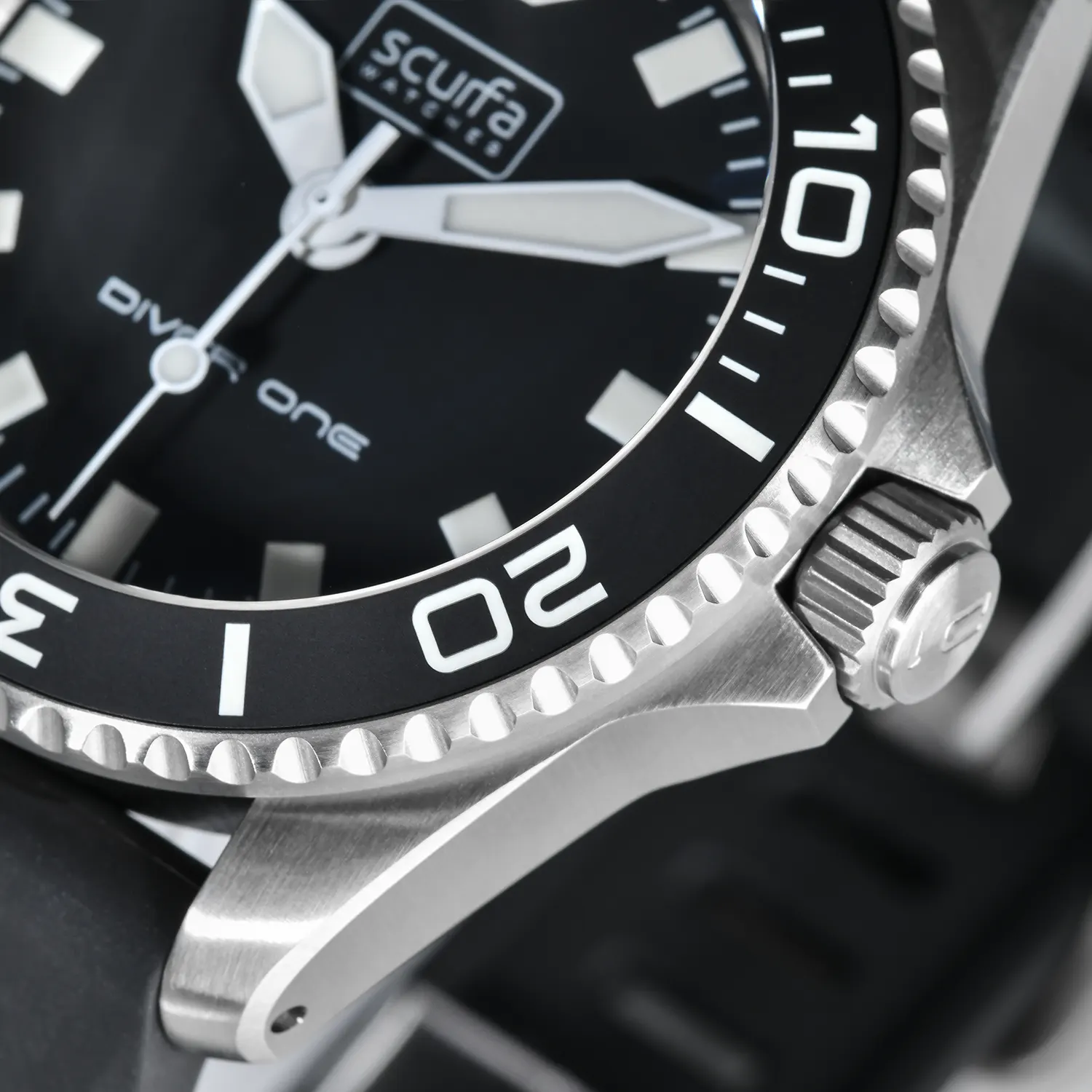 Scurfa Diver One Titanium
