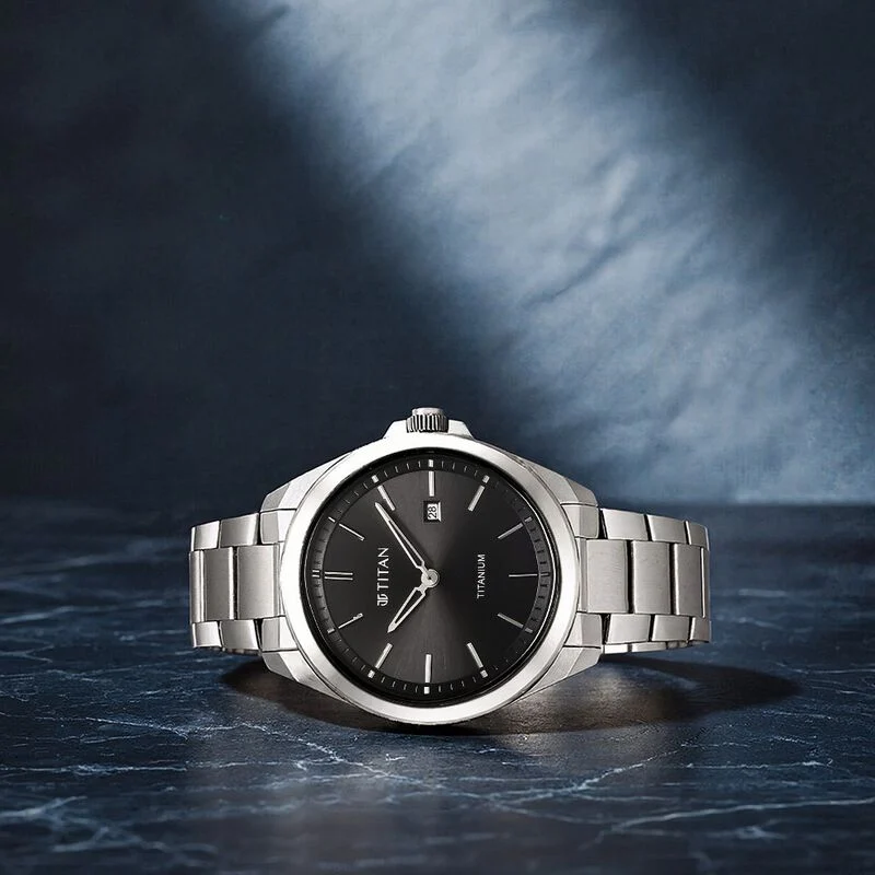 Titan Titanium Classique Slim (black dial)