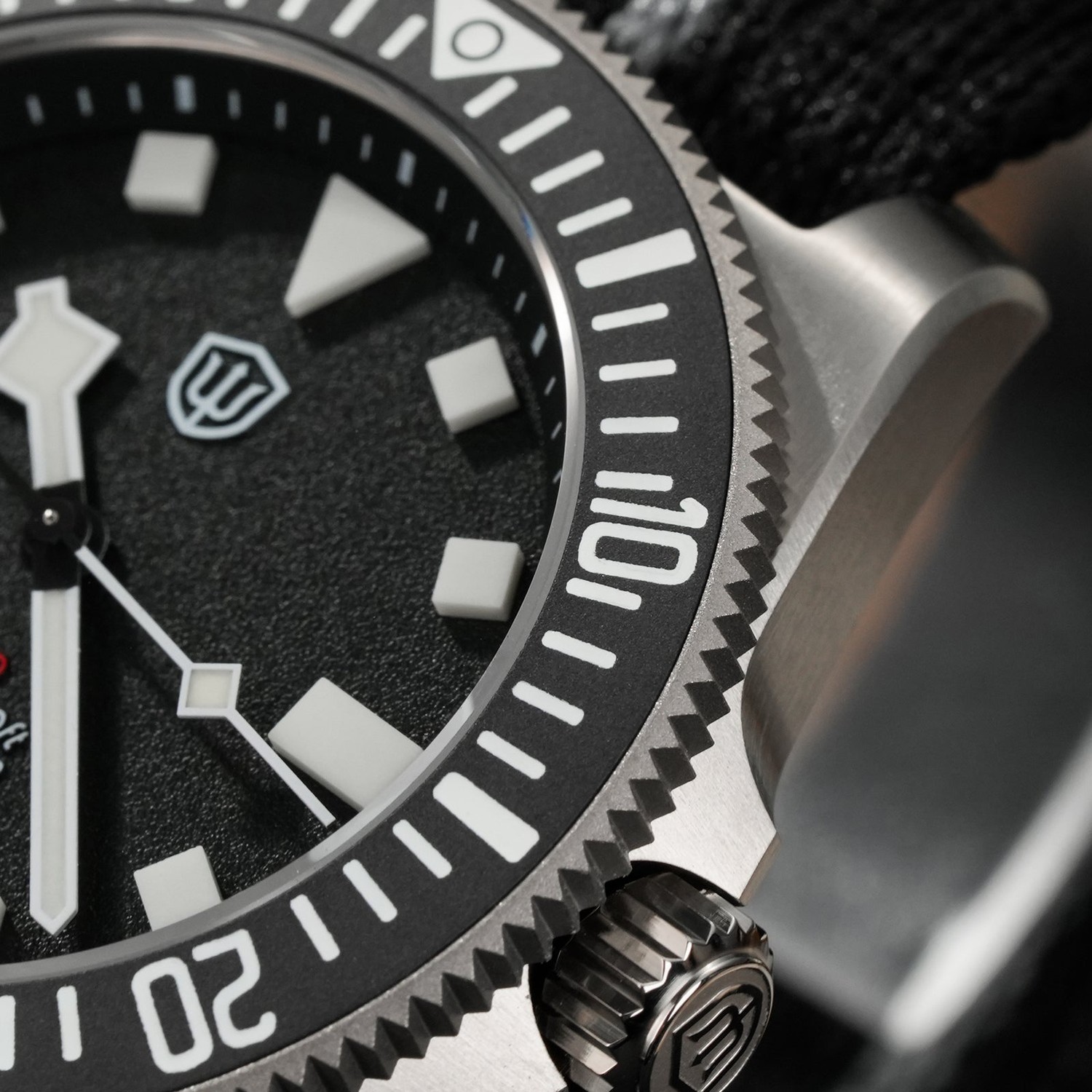 Watchdives EXD-40 Titanium Diver