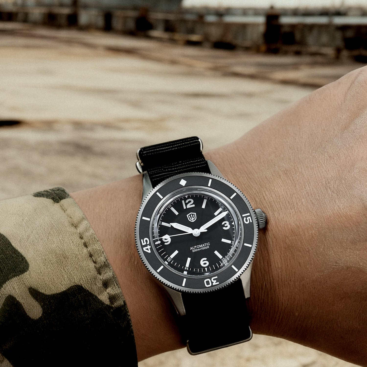 Watchdives WD50Ti Titanium 50-Fathoms